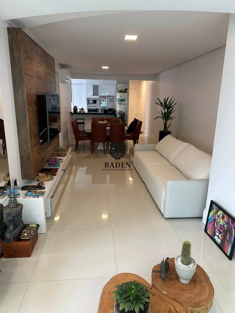 Apartamento à venda com 3 quartos, 272m² - Foto 6