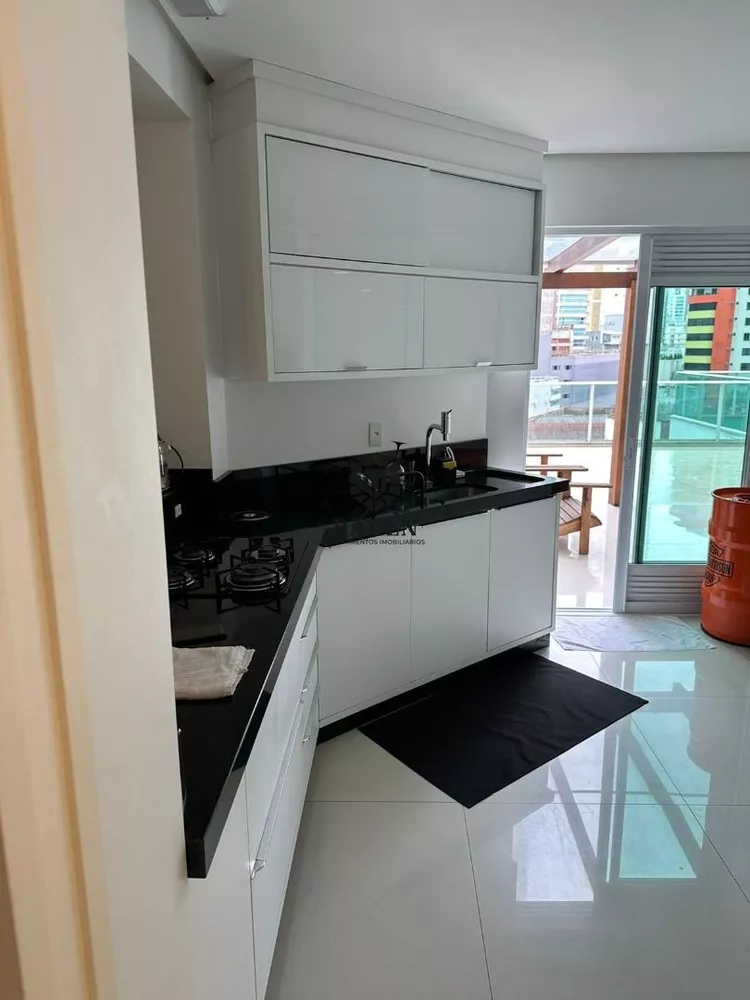 Apartamento à venda com 3 quartos, 272m² - Foto 8