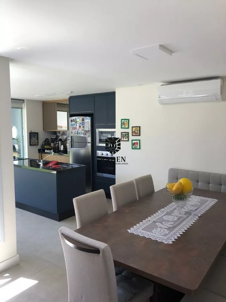 Casa à venda com 3 quartos, 207m² - Foto 13