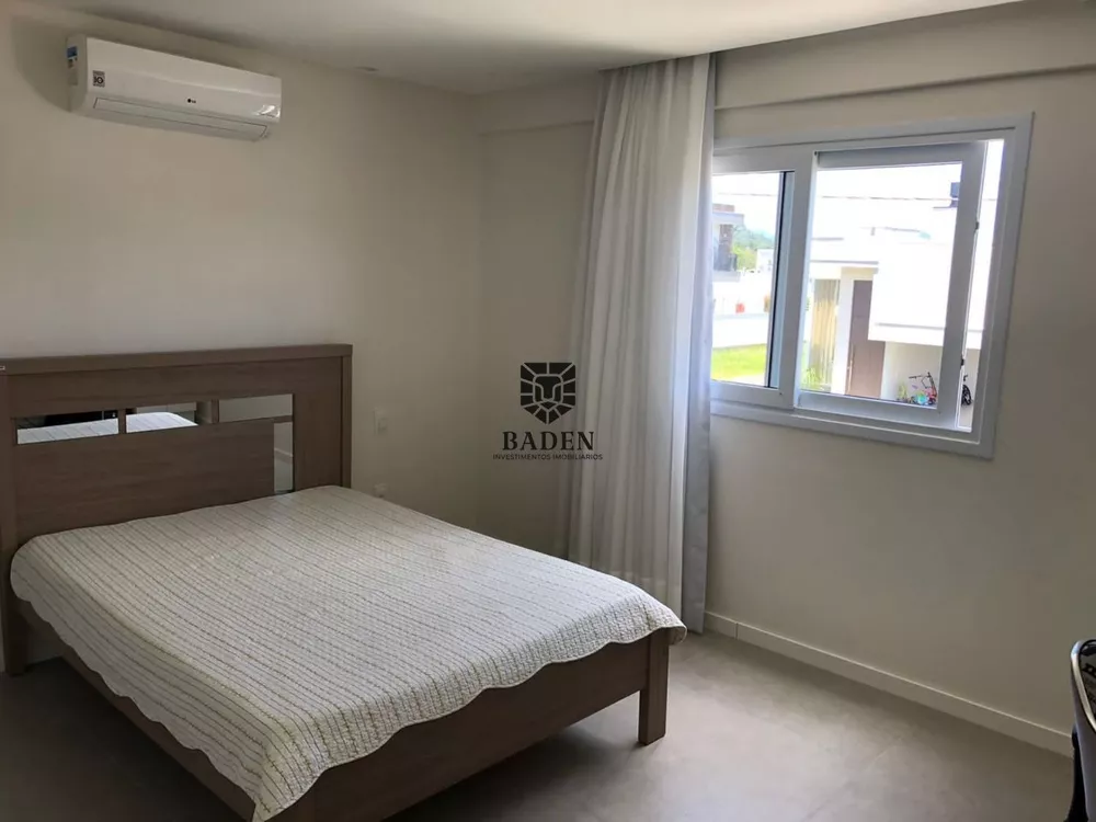 Casa à venda com 3 quartos, 207m² - Foto 14