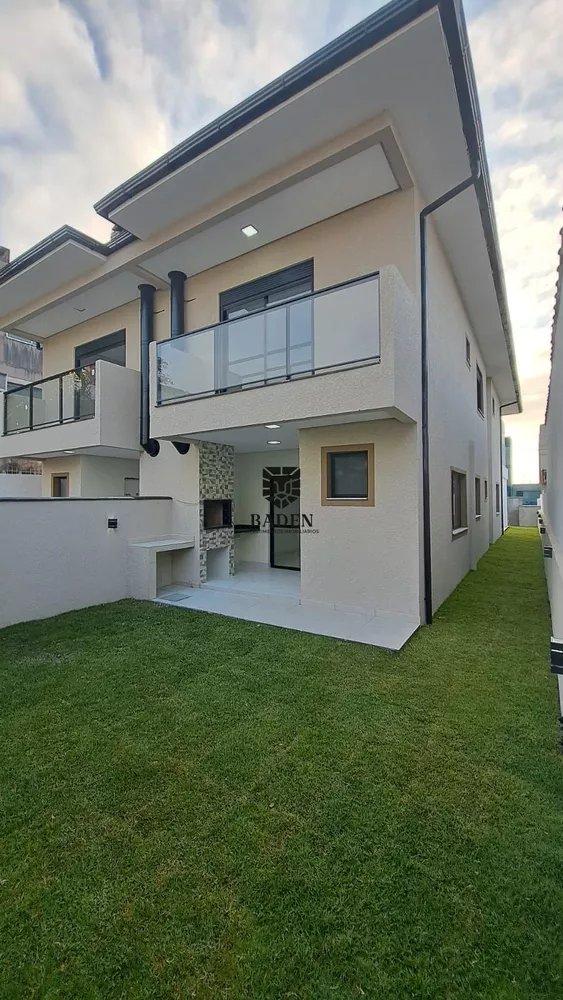 Sobrado à venda com 3 quartos, 179m² - Foto 1