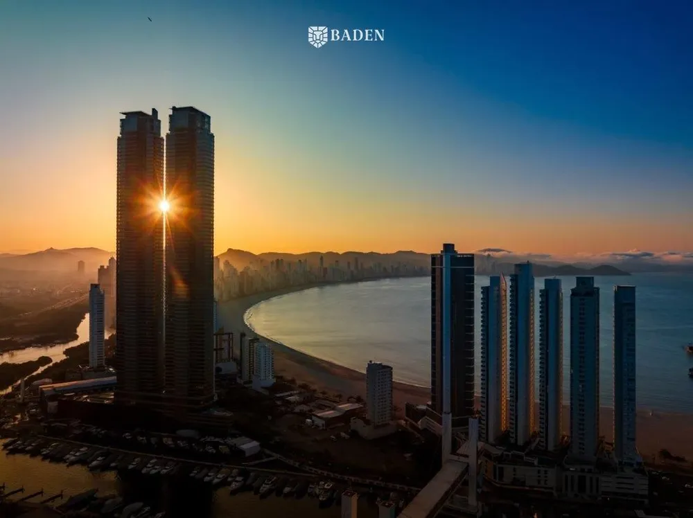 Apartamento, 4 quartos, 261 m² - Foto 1
