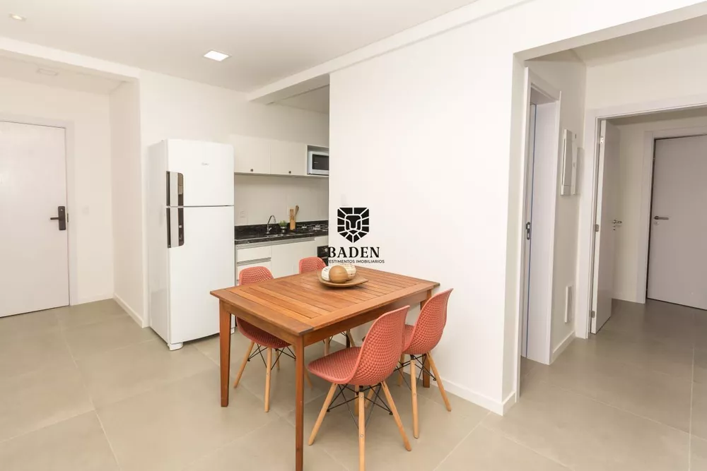 Apartamento à venda com 2 quartos, 62m² - Foto 4