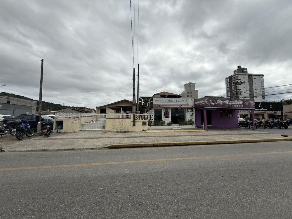 Terreno à venda, 1700m² - Foto 1