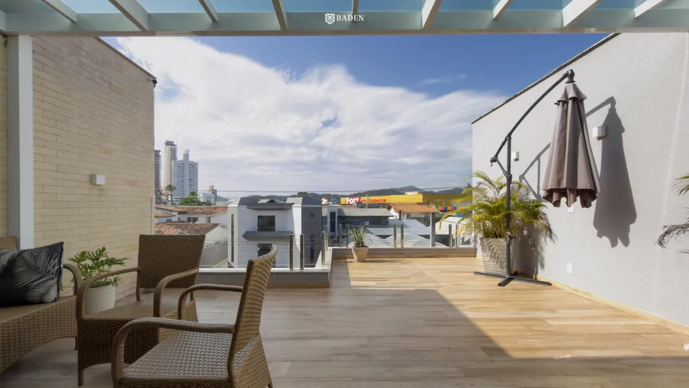 Casa, 3 quartos, 248 m² - Foto 1