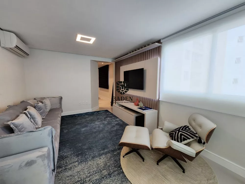 Apartamento à venda com 3 quartos, 115m² - Foto 1