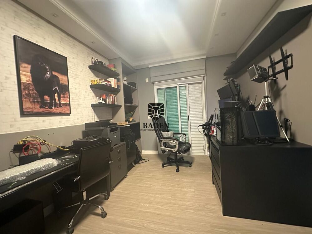 Apartamento, 3 quartos, 217 m² - Foto 2