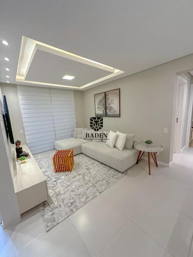 Apartamento à venda com 2 quartos, 76m² - Foto 2