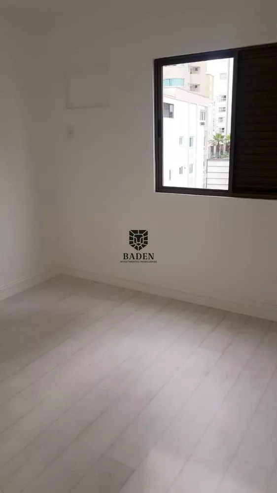 Apartamento à venda com 3 quartos, 110m² - Foto 4