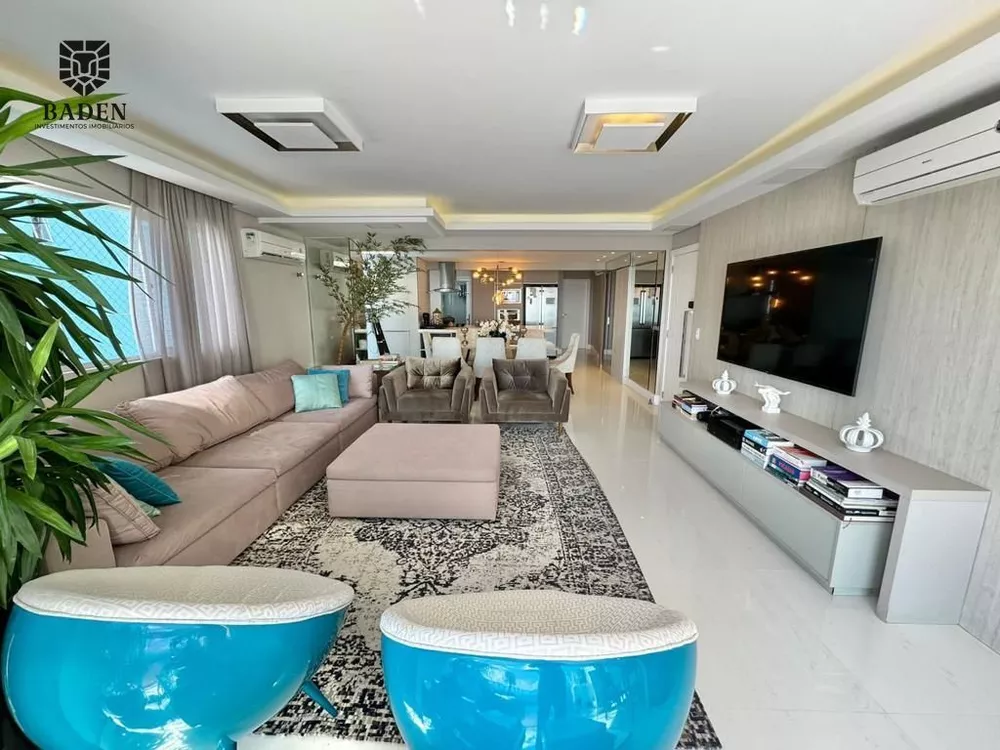 Apartamento, 3 quartos, 220 m² - Foto 1
