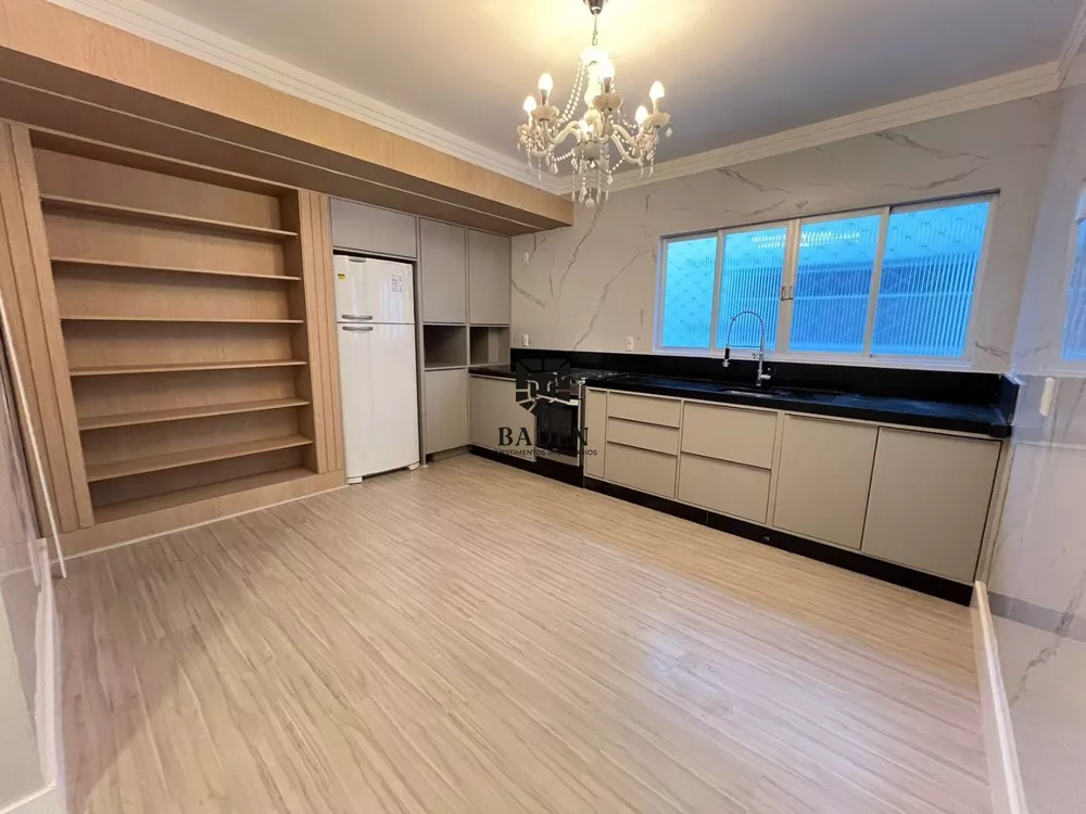 Cobertura à venda com 3 quartos, 235m² - Foto 2