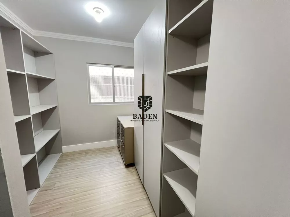 Cobertura à venda com 3 quartos, 235m² - Foto 4