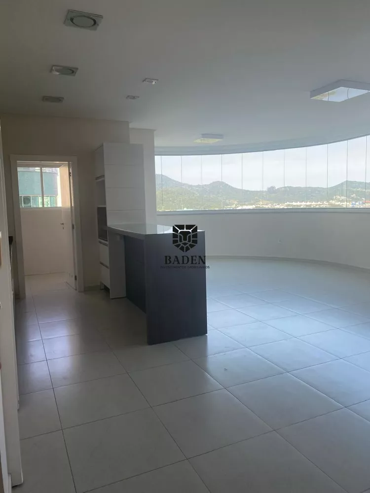 Apartamento à venda com 3 quartos, 152m² - Foto 1