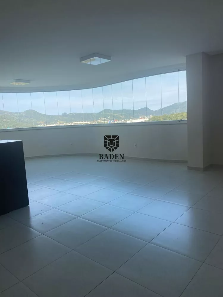 Apartamento à venda com 3 quartos, 152m² - Foto 2