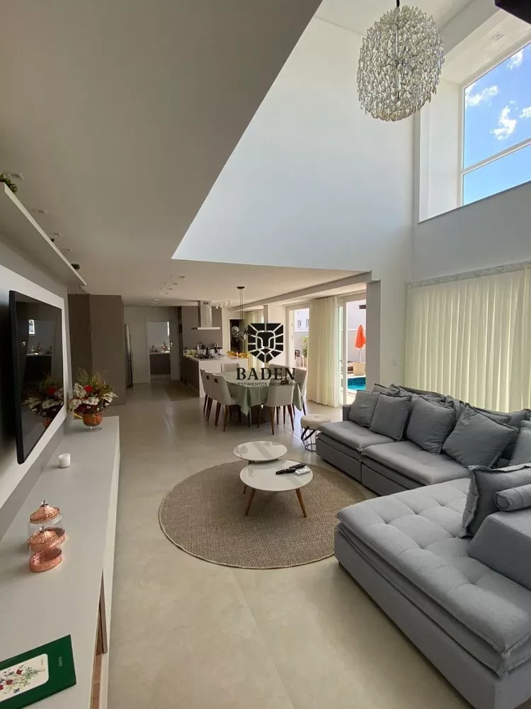 Casa à venda com 3 quartos, 233m² - Foto 4