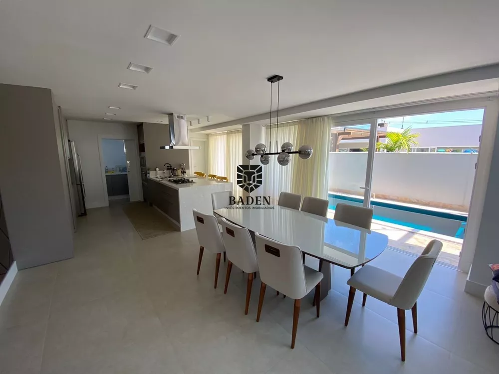 Casa à venda com 3 quartos, 233m² - Foto 5