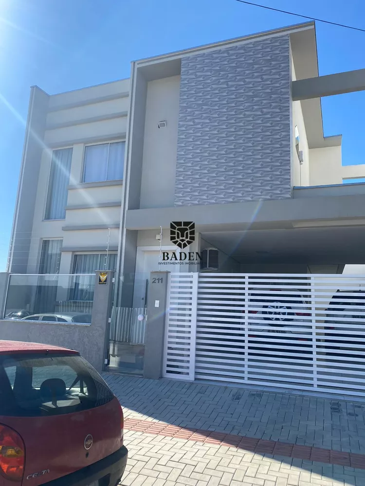 Casa à venda com 3 quartos, 157m² - Foto 2