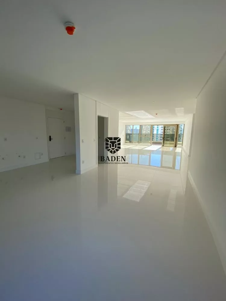 Apartamento à venda com 4 quartos, 365m² - Foto 11