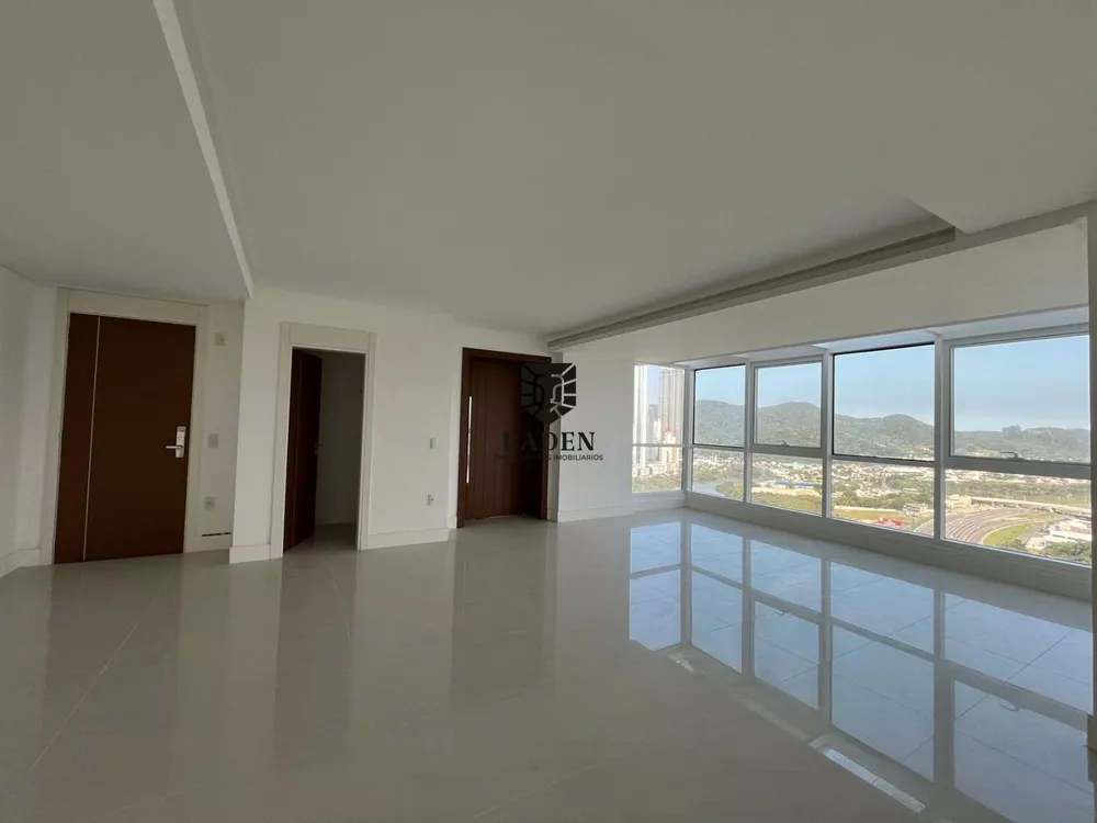 Apartamento à venda com 3 quartos, 182m² - Foto 3