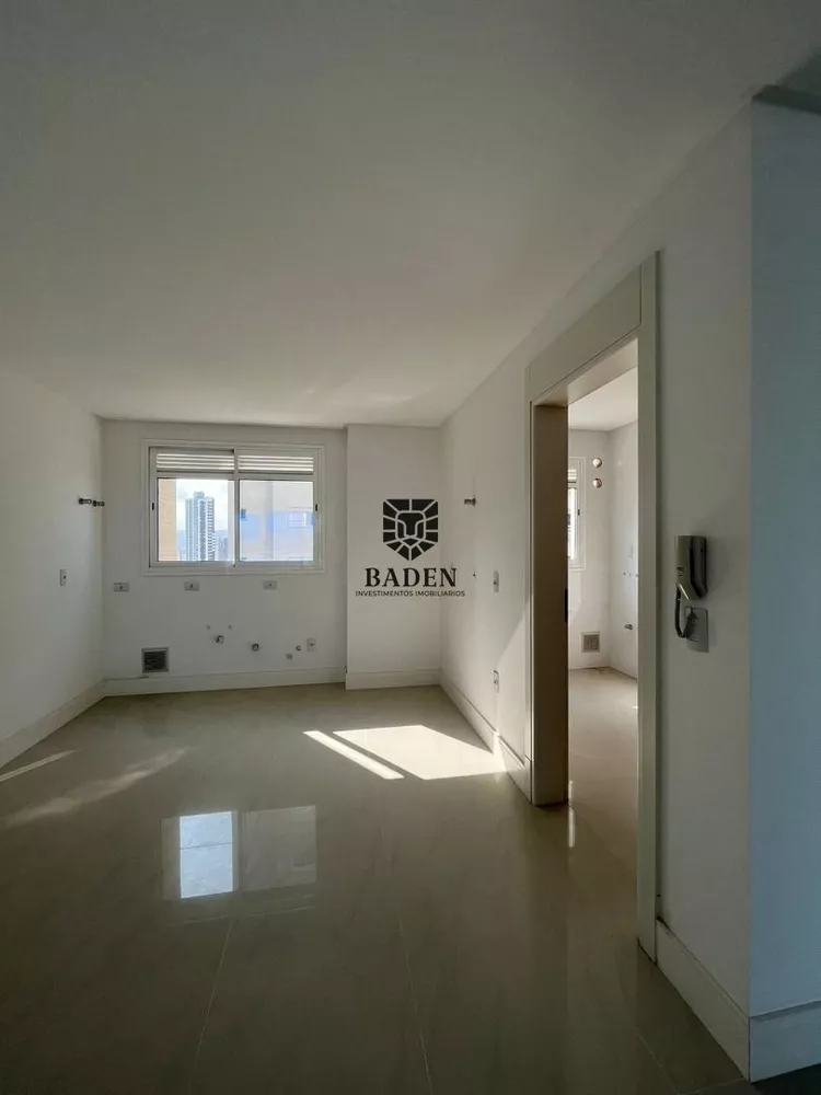 Apartamento à venda com 3 quartos, 182m² - Foto 5