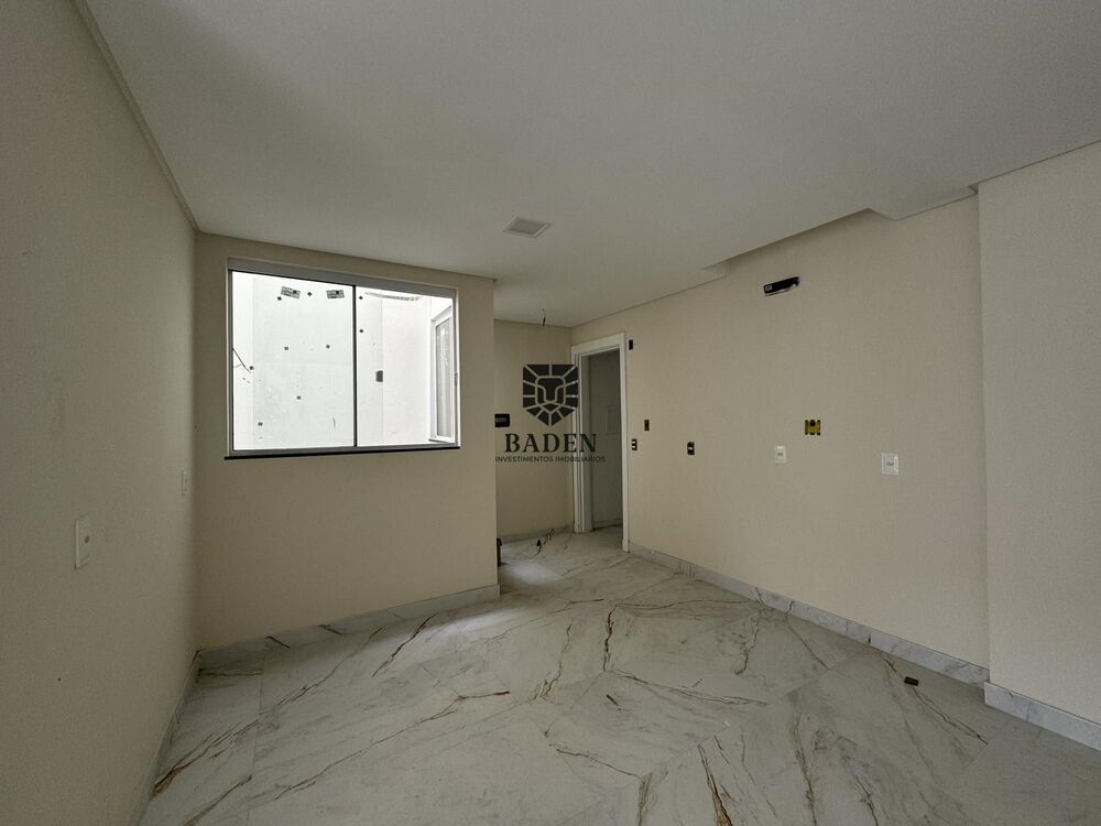 Apartamento à venda com 2 quartos, 70m² - Foto 1