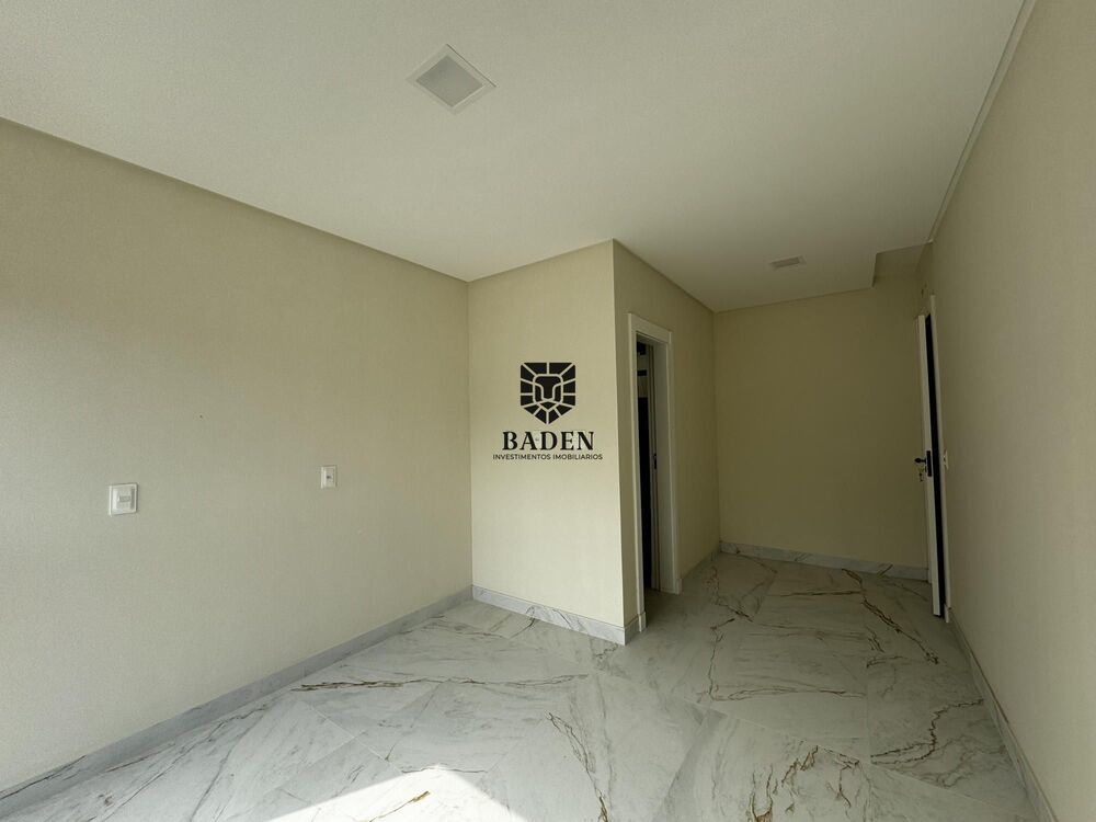 Apartamento à venda com 2 quartos, 70m² - Foto 3