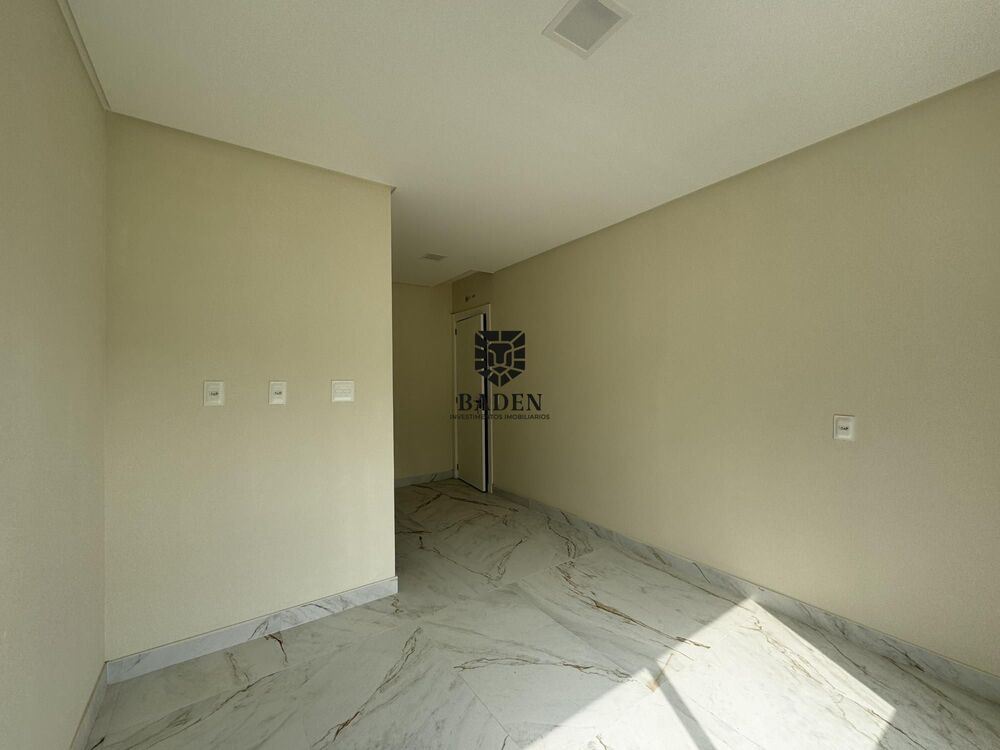 Apartamento à venda com 2 quartos, 70m² - Foto 2