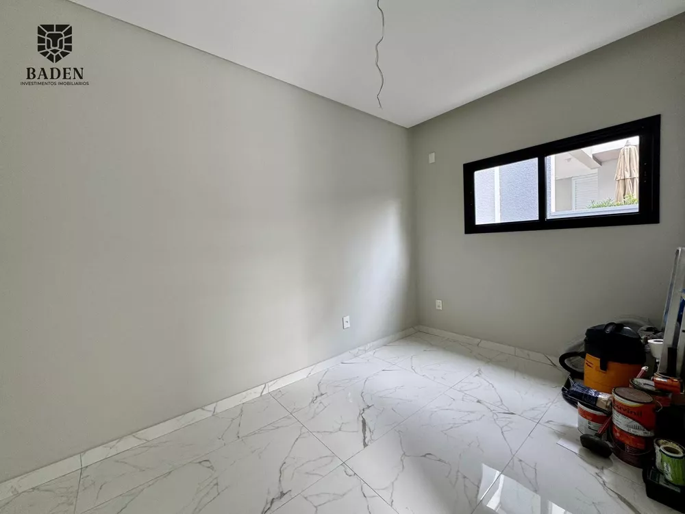 Casa, 5 quartos, 290 m² - Foto 2