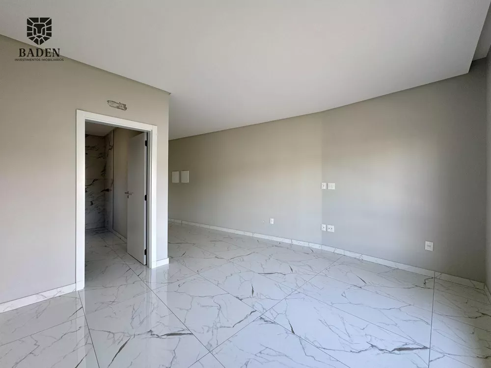 Casa, 5 quartos, 290 m² - Foto 1