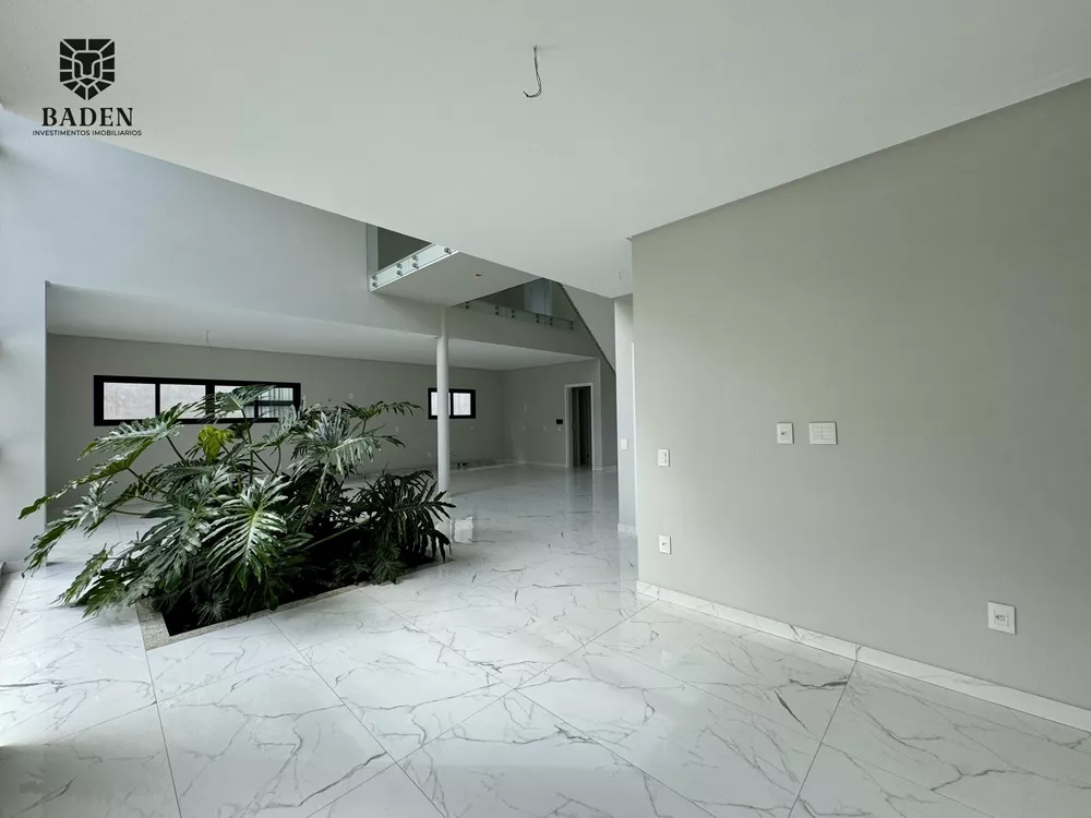 Casa, 5 quartos, 290 m² - Foto 4