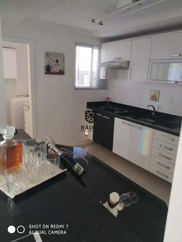 Apartamento à venda com 3 quartos, 123m² - Foto 3