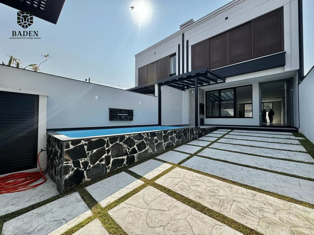 Casa, 3 quartos, 153 m² - Foto 1