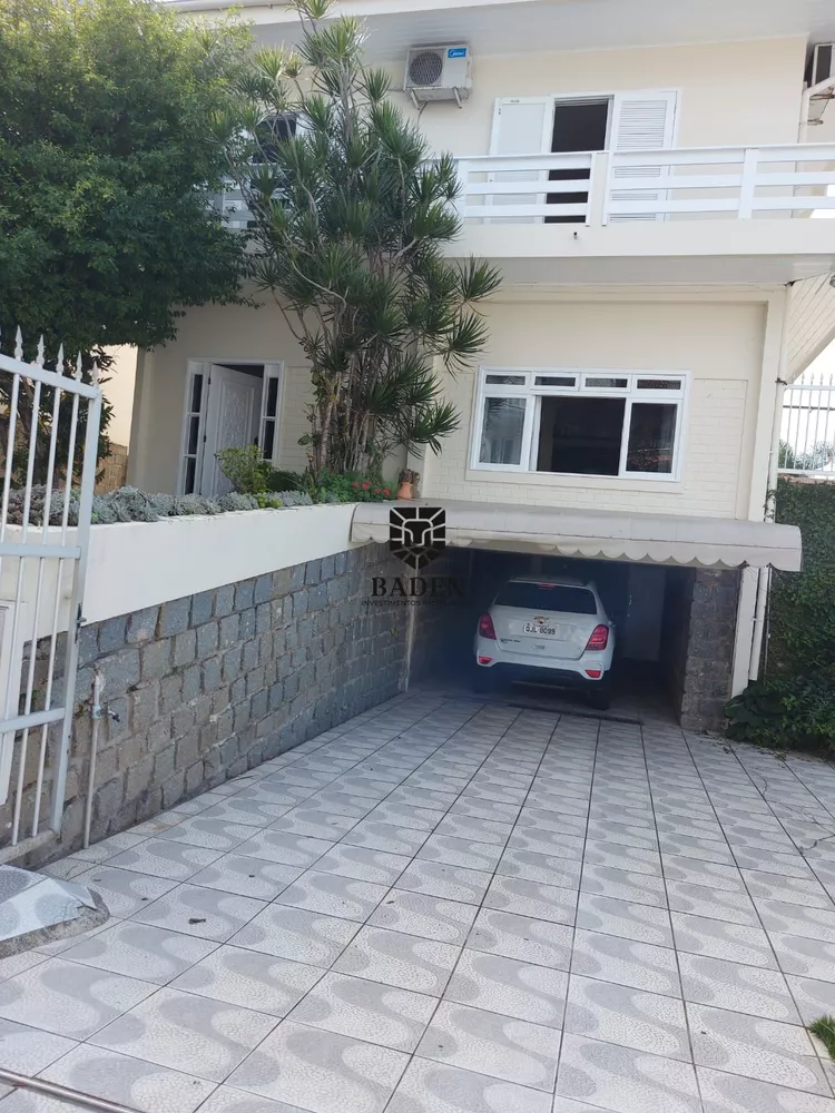 Casa à venda com 5 quartos, 320m² - Foto 3