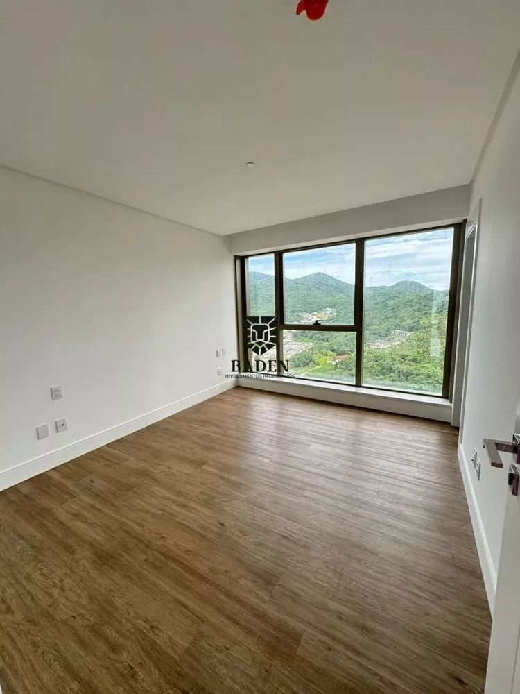 Apartamento à venda com 4 quartos, 265m² - Foto 8