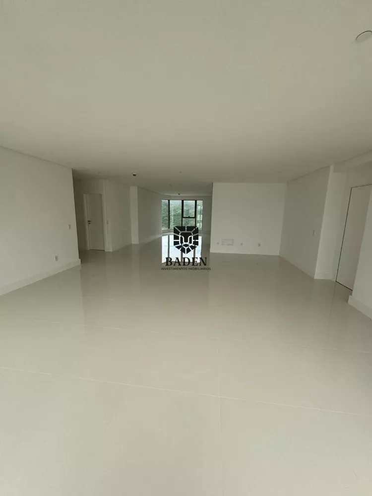 Apartamento à venda com 4 quartos, 265m² - Foto 3