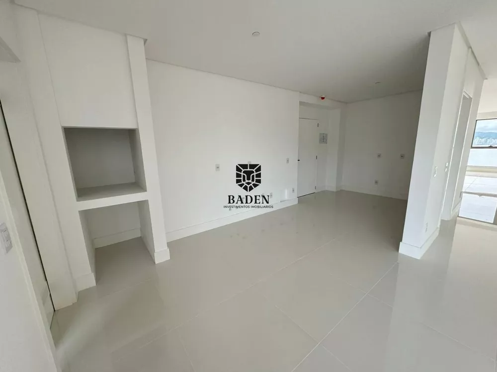 Apartamento à venda com 4 quartos, 265m² - Foto 5