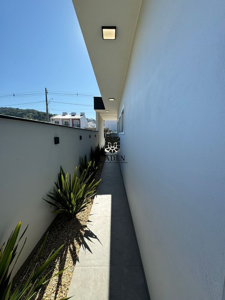 Casa à venda com 3 quartos, 112m² - Foto 2
