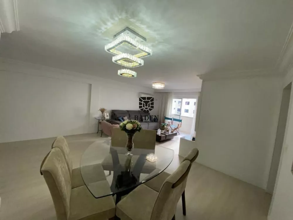 Apartamento à venda com 3 quartos, 135m² - Foto 3