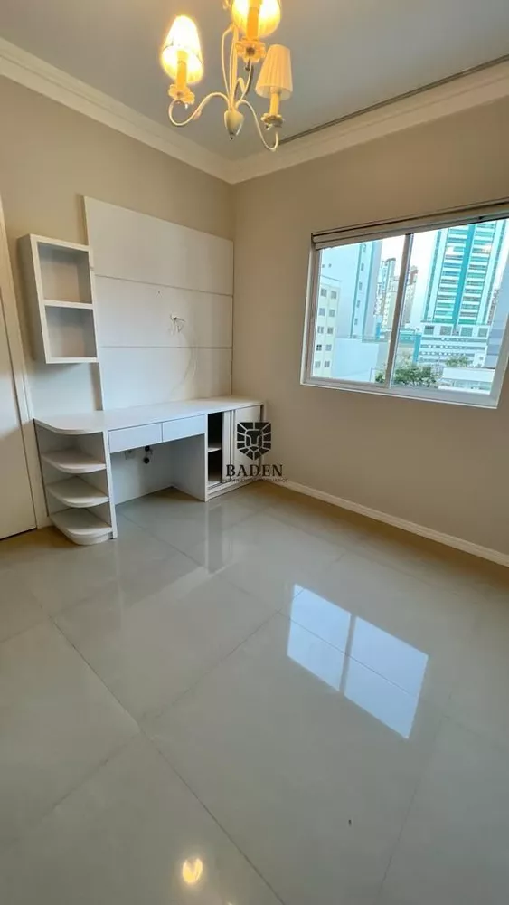 Apartamento à venda com 3 quartos, 156m² - Foto 1