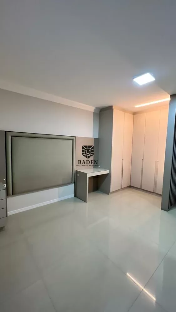 Apartamento à venda com 3 quartos, 156m² - Foto 6