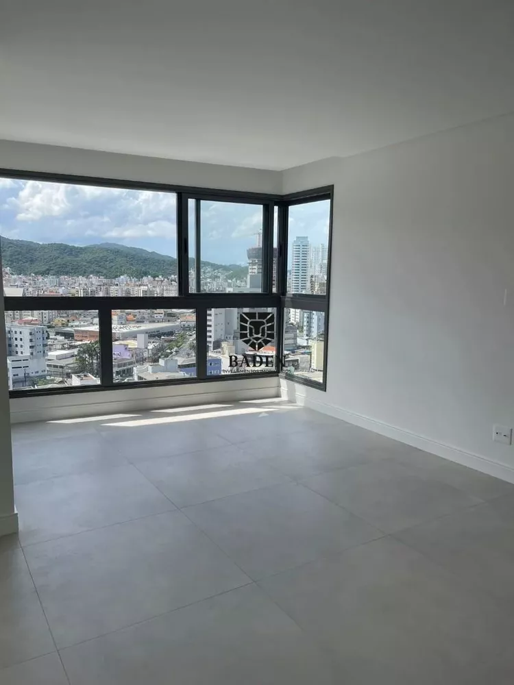 Apartamento à venda com 3 quartos, 122m² - Foto 4