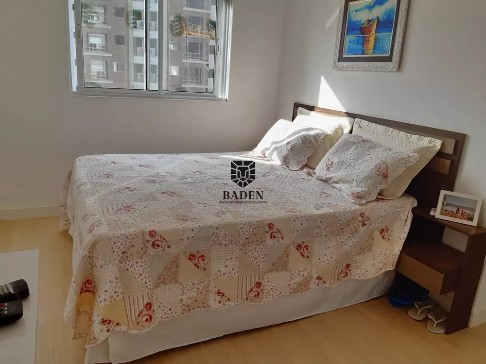 Apartamento à venda com 4 quartos, 159m² - Foto 3