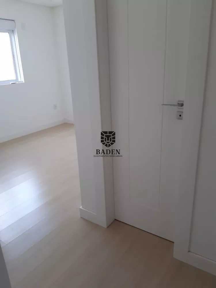 Apartamento à venda com 4 quartos, 159m² - Foto 6