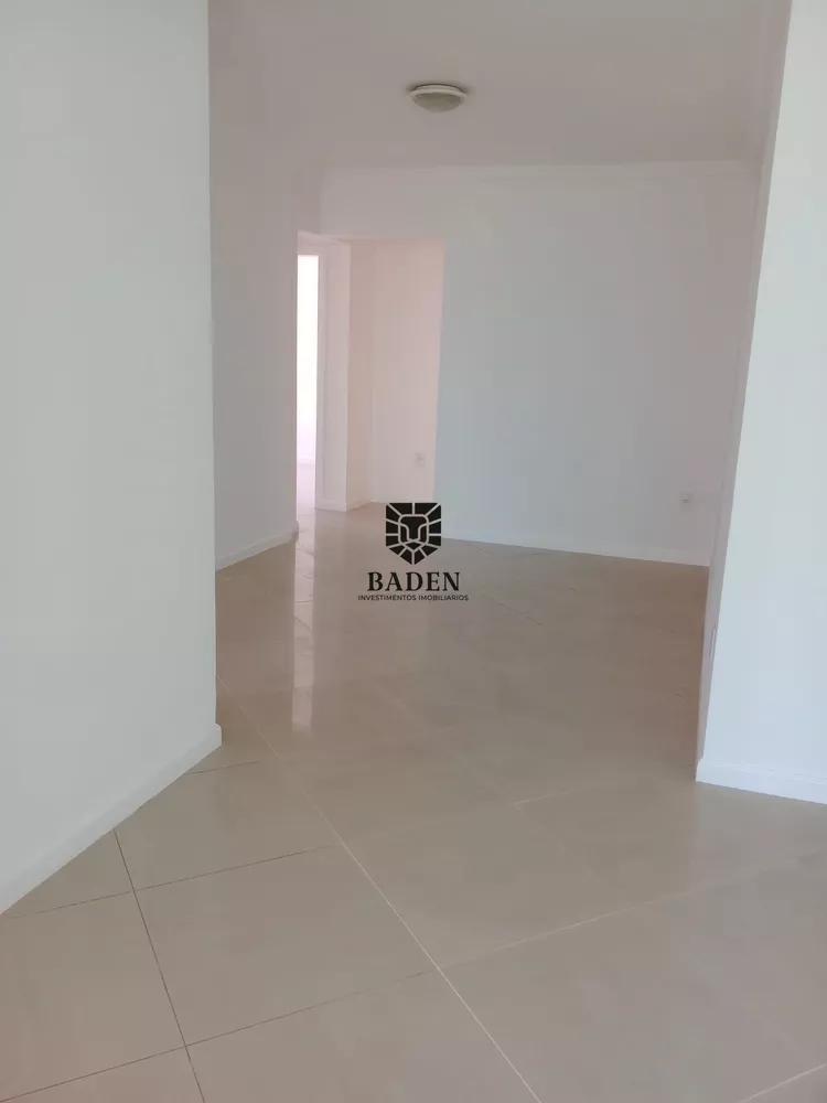 Apartamento à venda com 3 quartos, 98m² - Foto 3