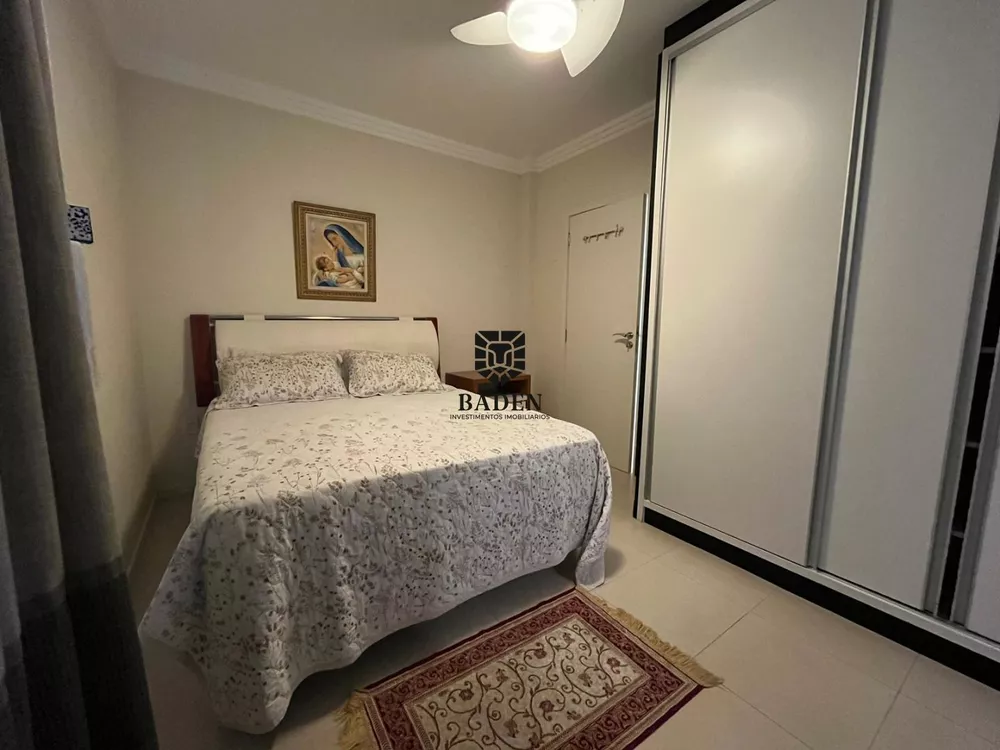 Apartamento à venda com 3 quartos, 221m² - Foto 4