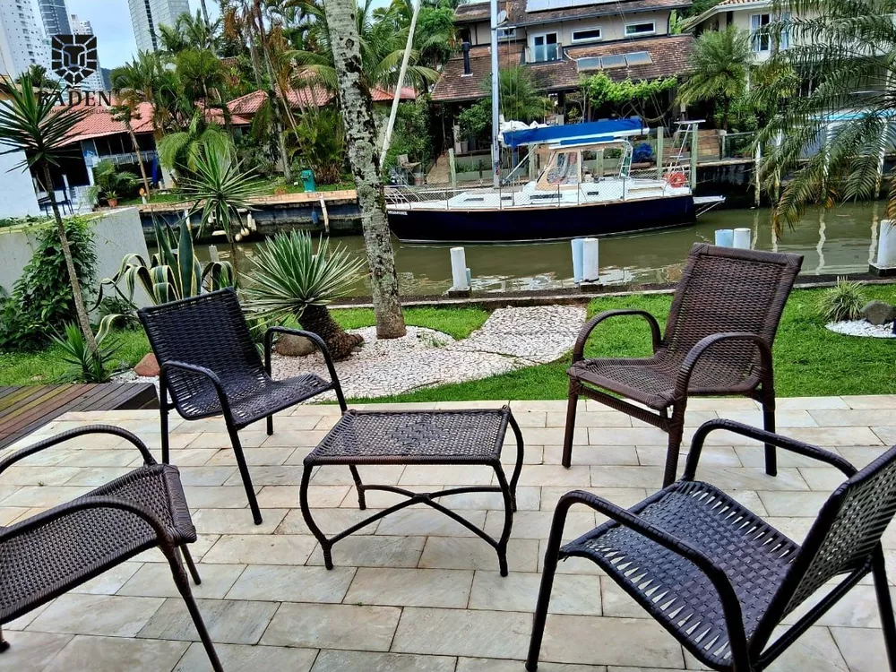 Casa, 3 quartos, 215 m² - Foto 4
