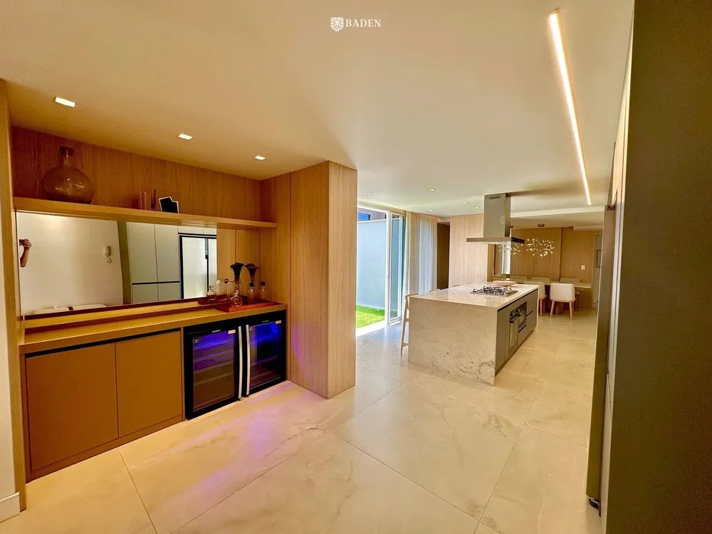 Apartamento, 3 quartos, 185 m² - Foto 1
