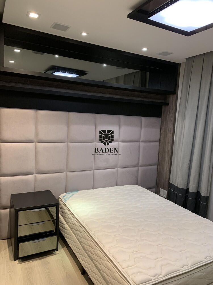 Apartamento para alugar com 4 quartos, 237m² - Foto 8