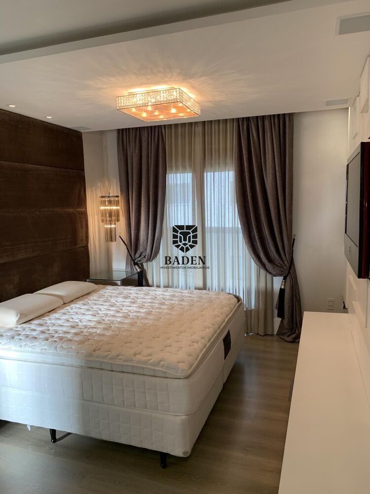 Apartamento para alugar com 4 quartos, 237m² - Foto 5