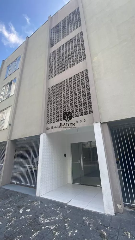 Apartamento à venda com 2 quartos, 76m² - Foto 1